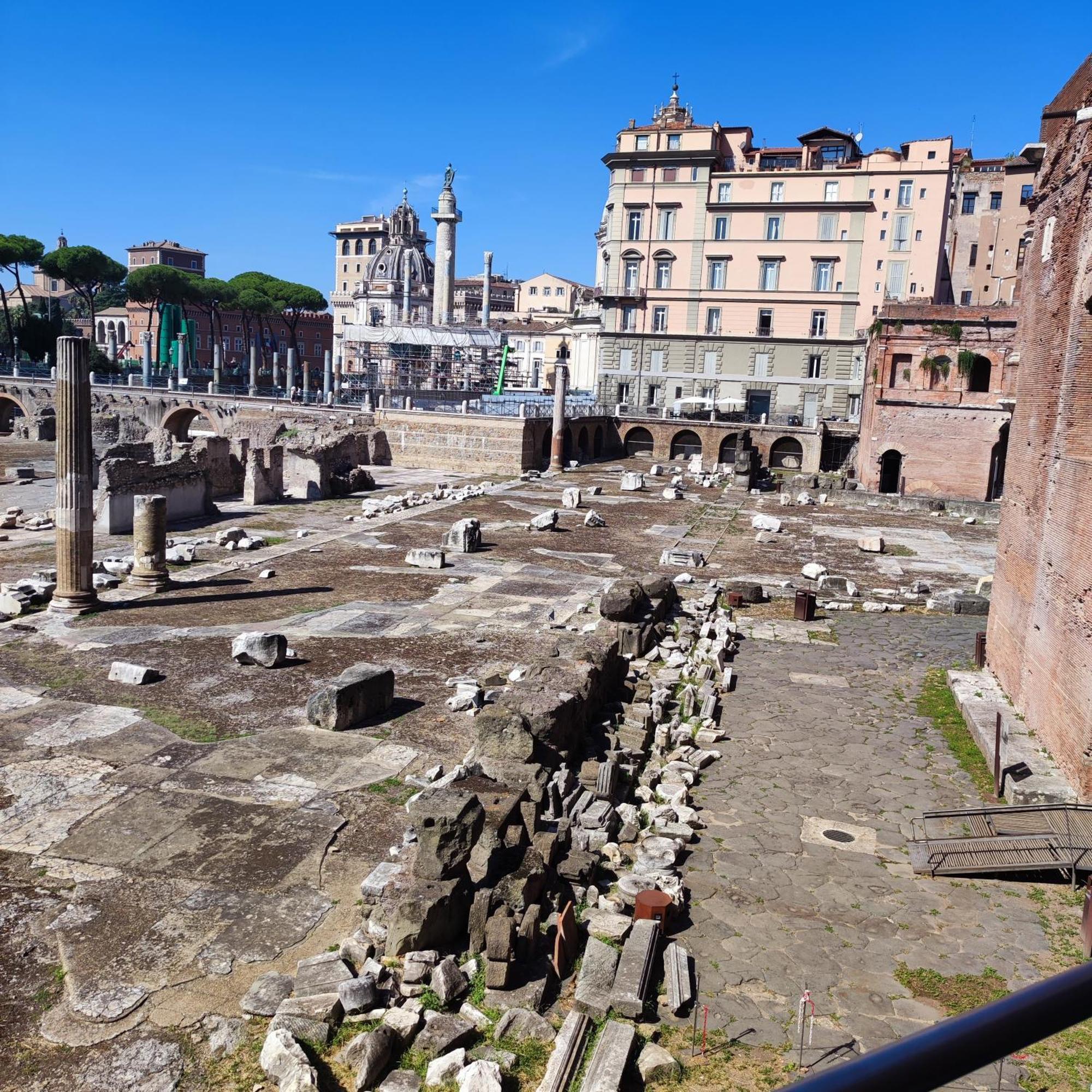 Casa Claudia ~ Rione Monti-Colosseo Rome Exterior photo